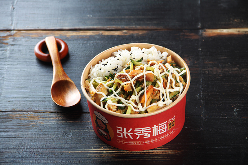 沙拉烤肉拌飯